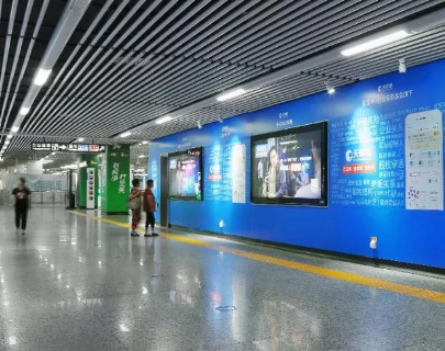 地鐵站不同區(qū)域?qū)κ覂?nèi)全彩led顯示屏要求有哪些？
